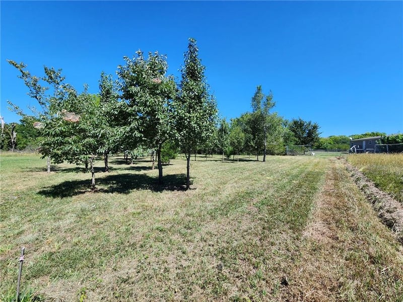 26 Ohio Dr, Linn Valley, KS 66040