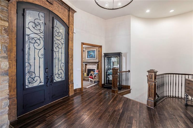 27586 W Highland Cir, Olathe, KS 66061