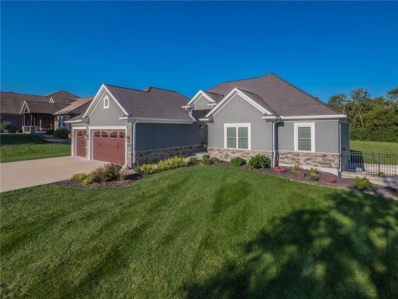 2308 Chamee Dr, Maryville, MO 64468