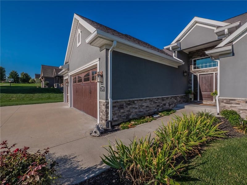2308 Chamee Dr, Maryville, MO 64468
