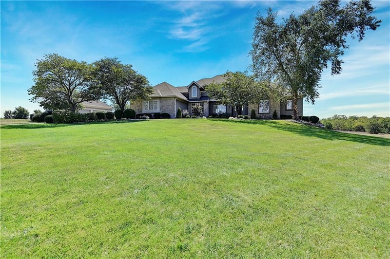 18250 Goddard Ct, Overland Park, KS 66013