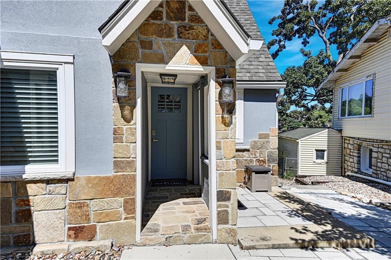 33 S St, Lake Lotawana, MO 64086