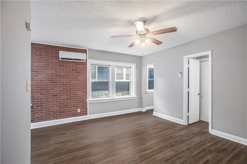 2729 Campbell St, Kansas City, MO 64109