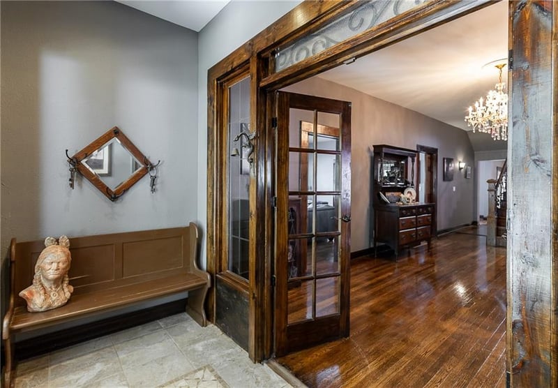 406 Gladstone Blvd, Kansas City, MO 64124