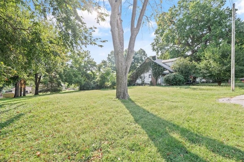 3741 N Bales Ave, Kansas City, MO 64117