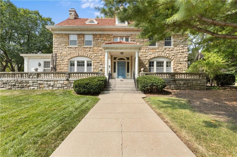 720 Gleed Ter, Kansas City, MO 64109