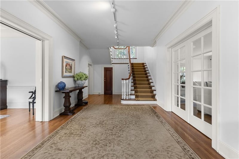 720 Gleed Ter, Kansas City, MO 64109