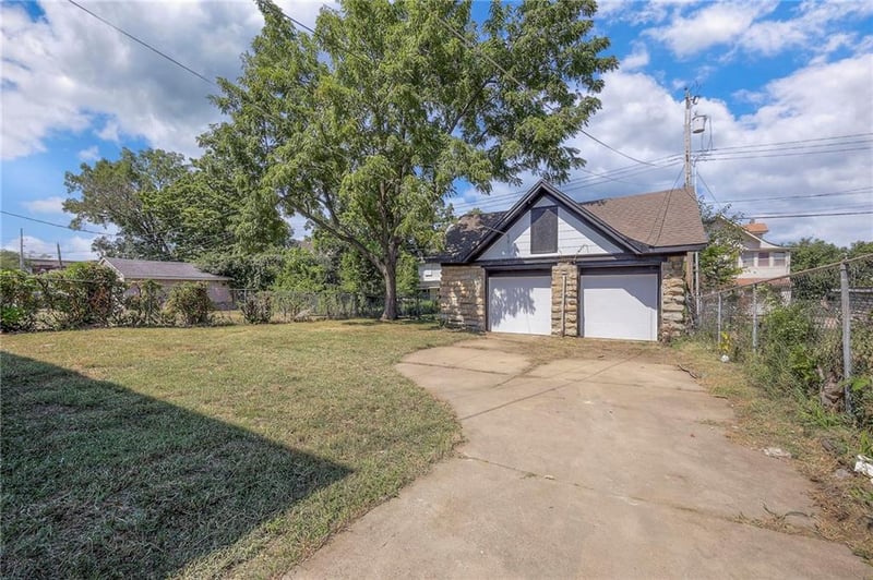 2620 Victor St, Kansas City, MO 64128