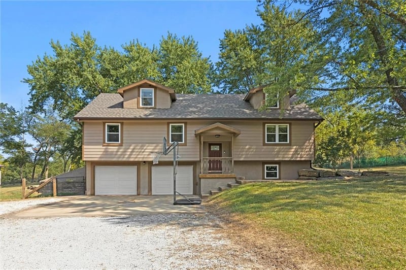 5203 SW 169 Hw, Trimble, MO 64492