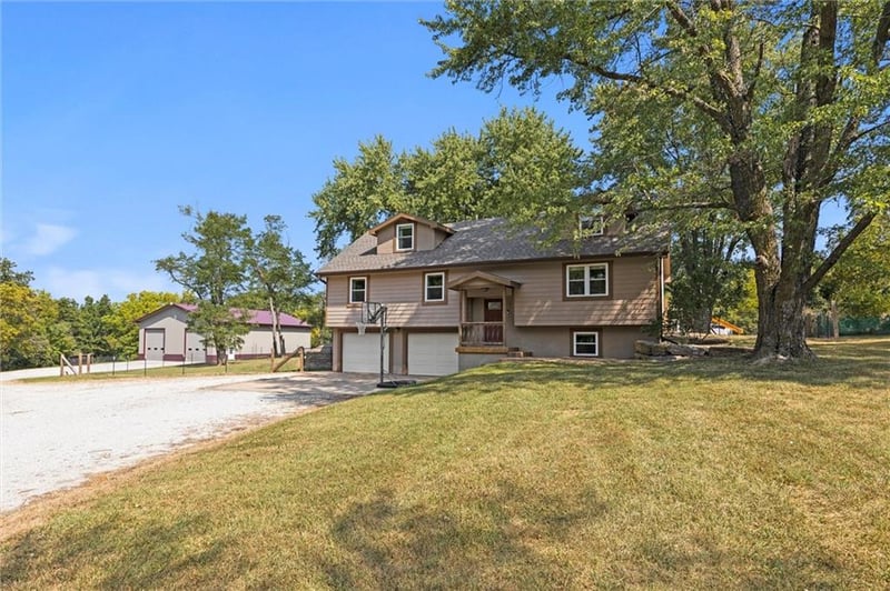5203 SW 169 Hw, Trimble, MO 64492