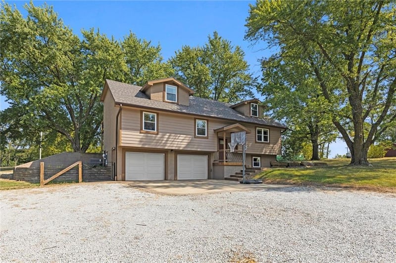 5203 SW 169 Hw, Trimble, MO 64492
