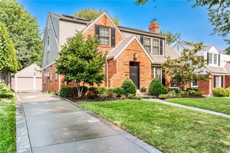 432 E 66 St, Kansas City, MO 64131