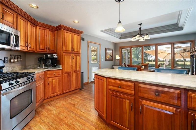 115 Signal Oak Ct, Baldwin City, KS 66006