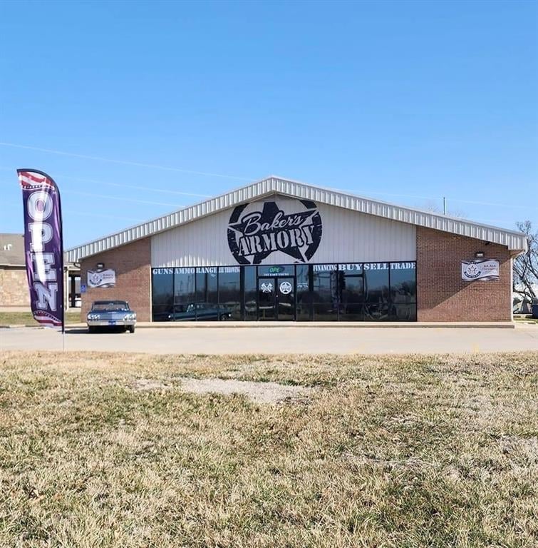 703 E Young Ave, Warrensburg, MO 64093