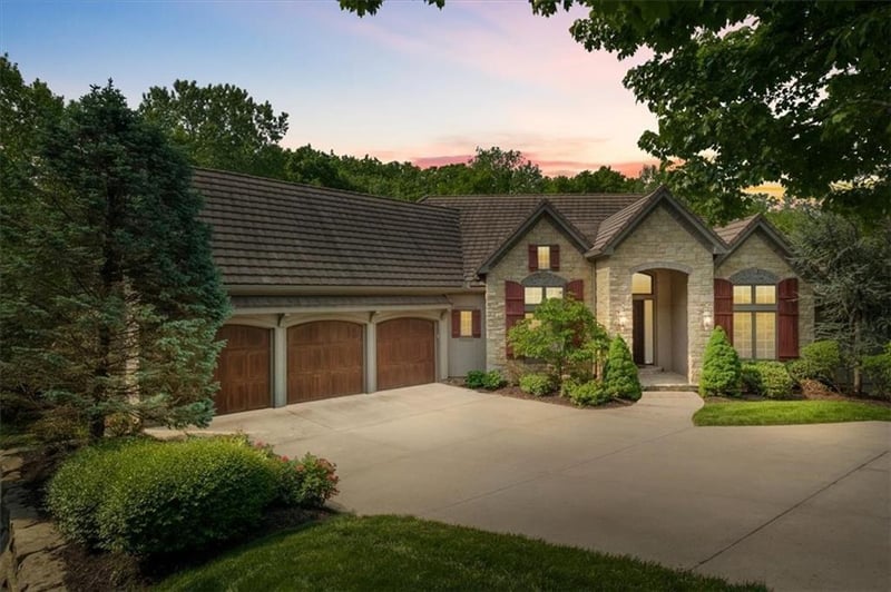 6508 Turnberry Ct, Parkville, MO 64152