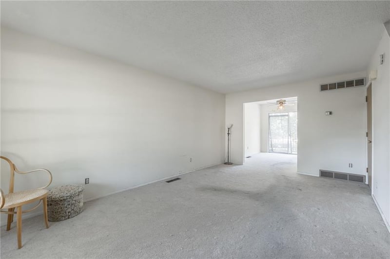 8025 E 88th St, Kansas City, MO 64138