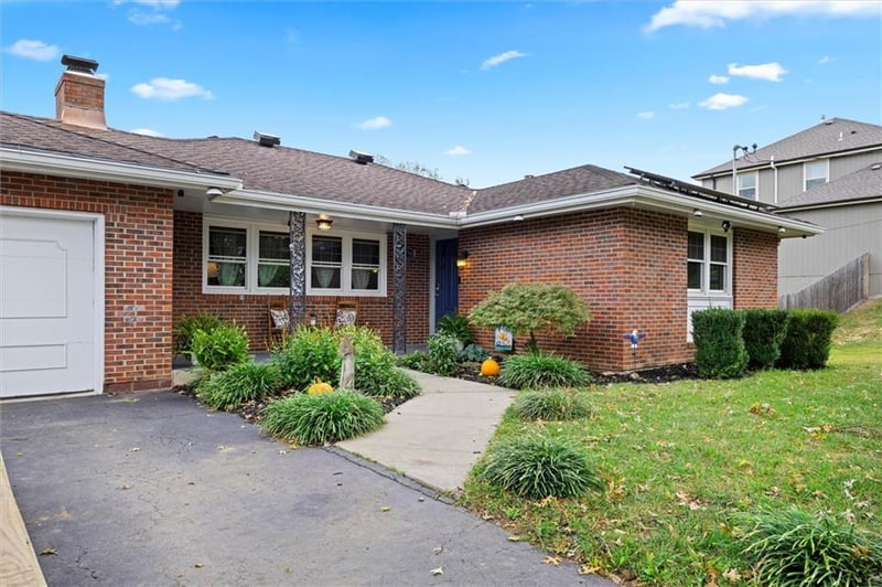 13760 Lookout Dr, Kansas City, MO 64139