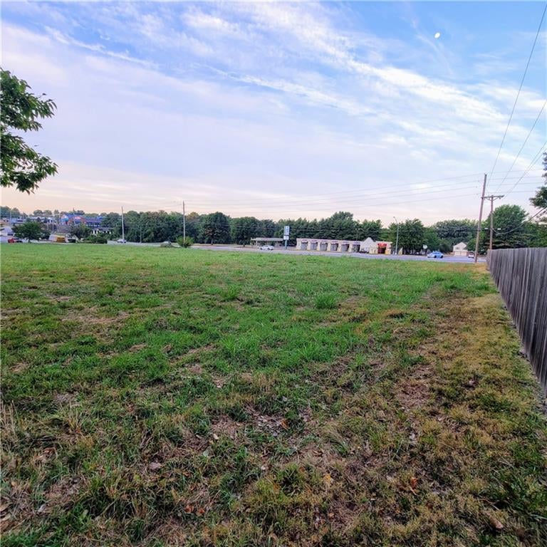 2168 7 Hw, Blue Springs, MO 64014