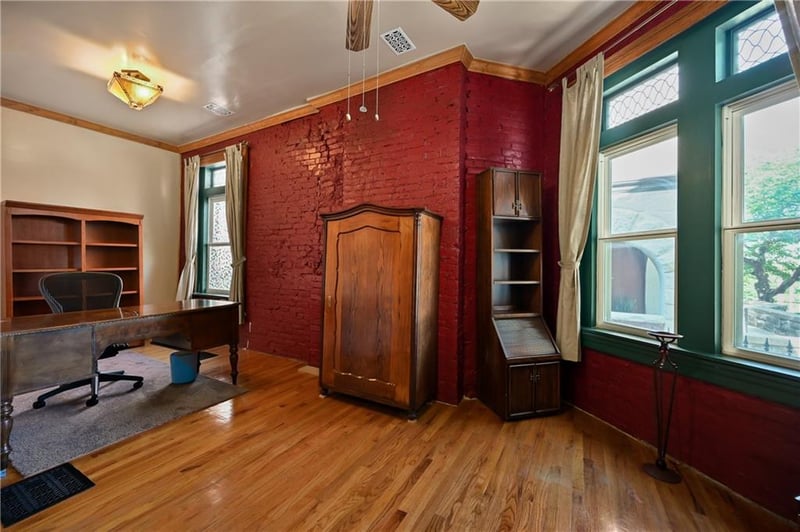 1837 Pendleton Ave, Kansas City, MO 64124