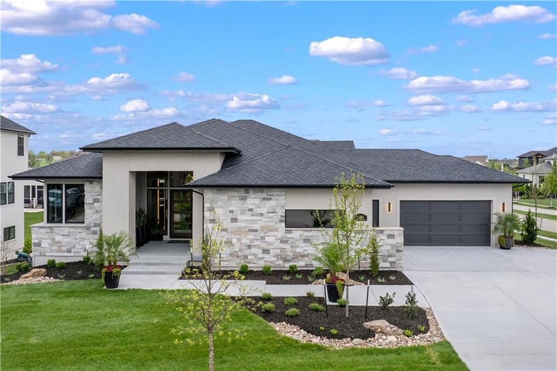 12303 W 167th Ter, Overland Park, KS 66221