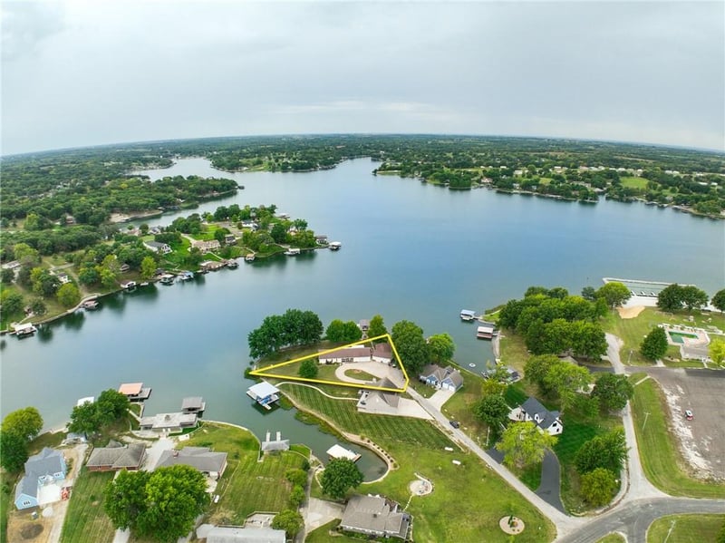 107 Angler Point, Gallatin, MO 64640