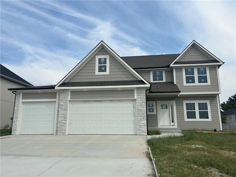 2372 Colonnade Ave, Blue Springs, MO 64029