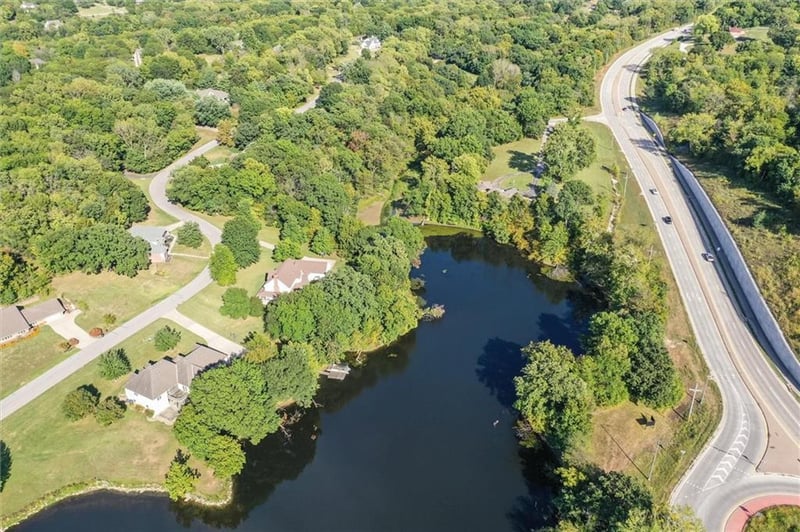 72nd St, Parkville, MO 64152