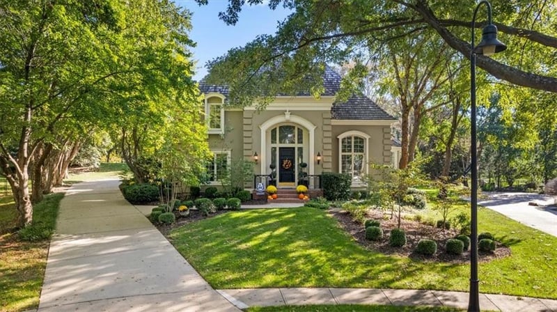 2645 W 118th Ter, Leawood, KS 66211