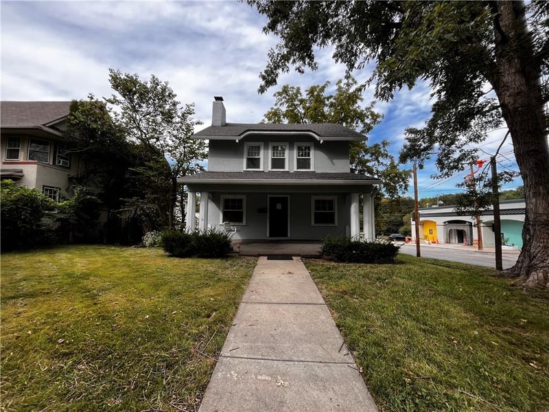 5902 Walnut St, Kansas City, MO 64113