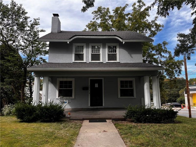 5902 Walnut St, Kansas City, MO 64113