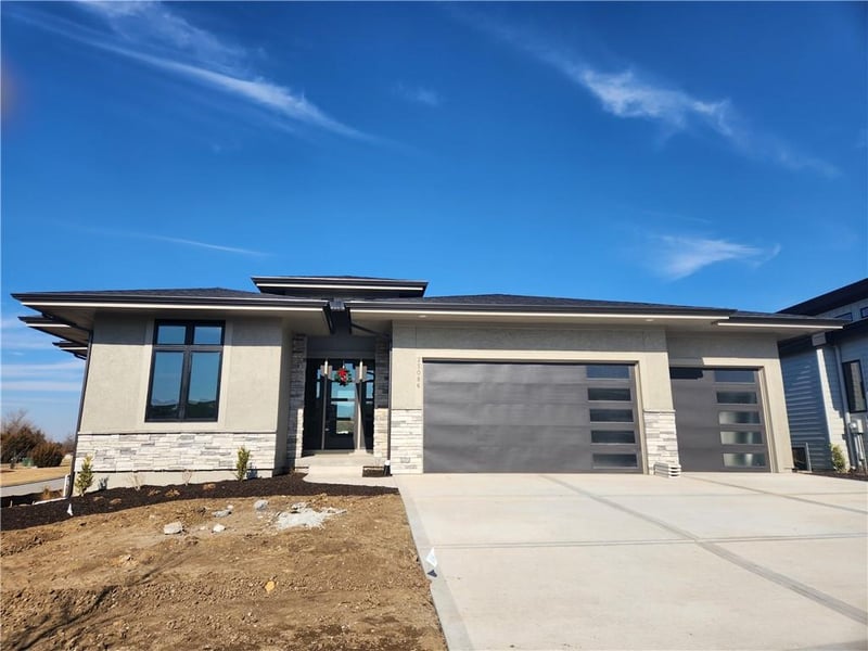 25086 112th St, Olathe, KS 66061