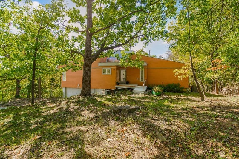 291 Seneca Trl, Lake Quivira, KS 66217