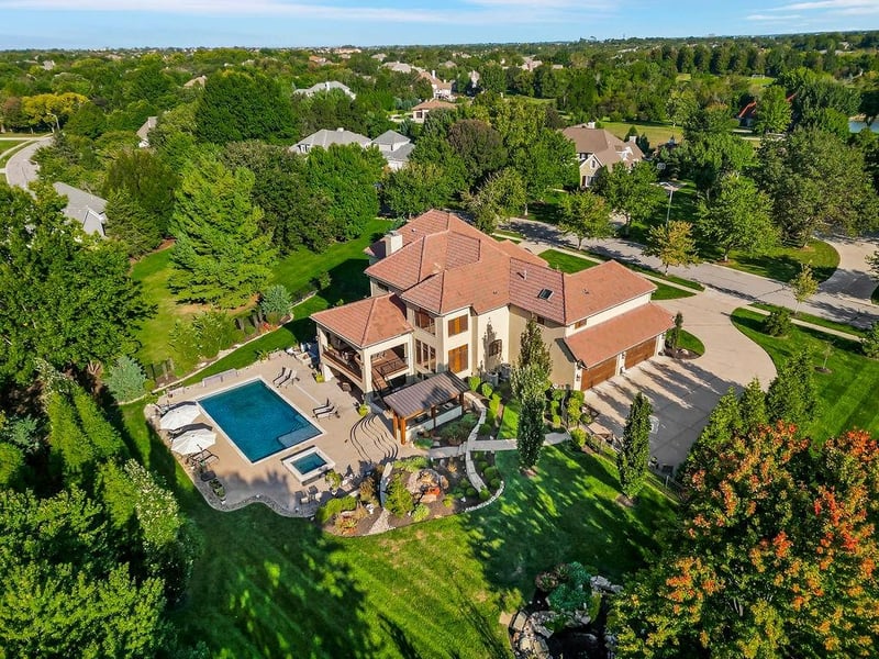 4145 W 147th Ter, Leawood, KS 66224