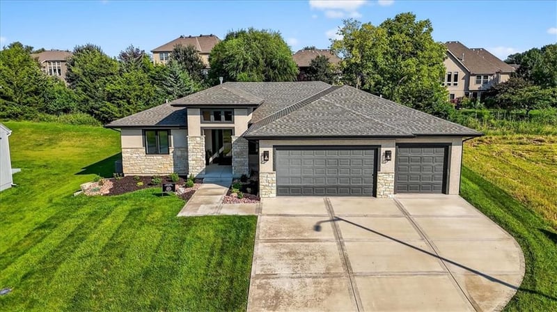 4912 NW 70th Ter, Kansas City, MO 64151