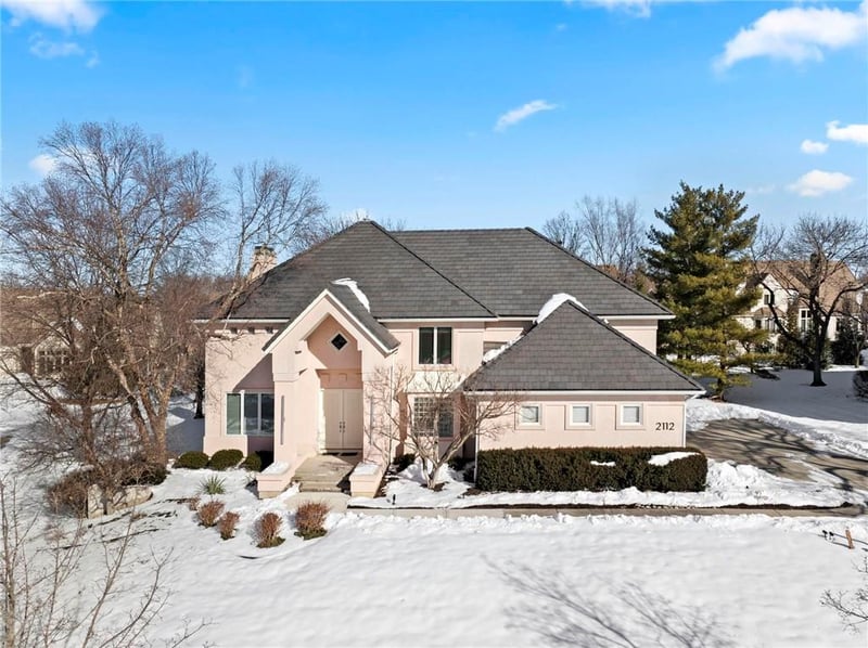 2112 W 117th St, Leawood, KS 66211