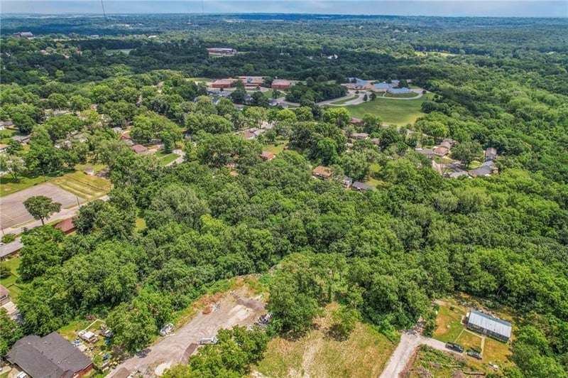 3909 73rd St, Kansas City, MO 64132