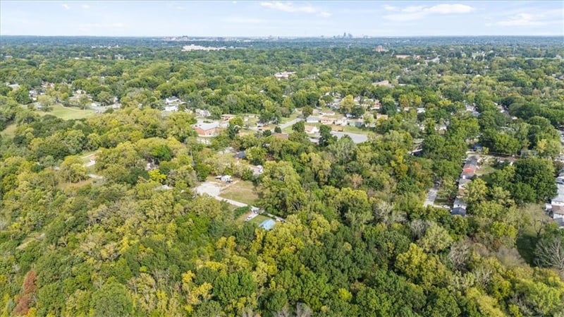 3913 E 73rd St, Kansas City, MO 64132