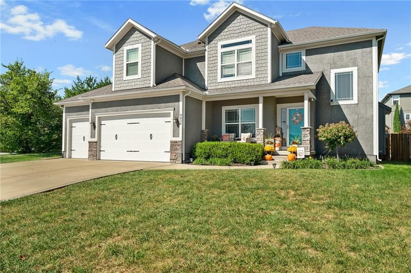 8829 SW 4th St, Blue Springs, MO 64064