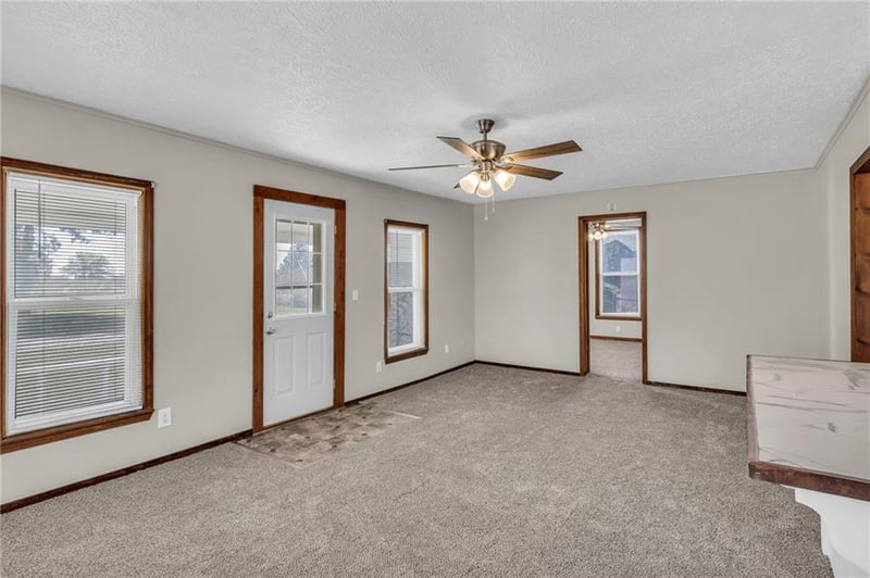 79 W Maple St, Breckenridge, MO 64625