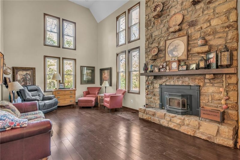 16518 Baxter Rd, Excelsior Springs, MO 64024