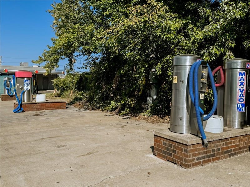 425 1st Ave, Garnett, KS 66032