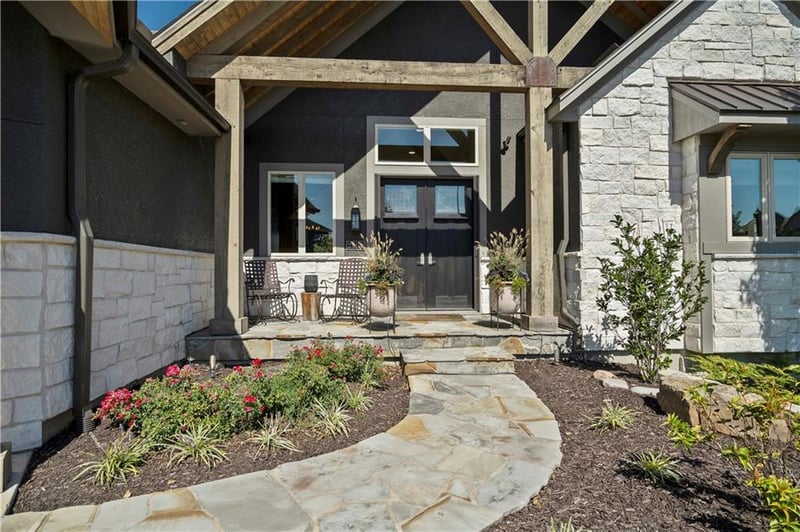 2804 NW Nutall Ct, Lee's Summit, MO 64081