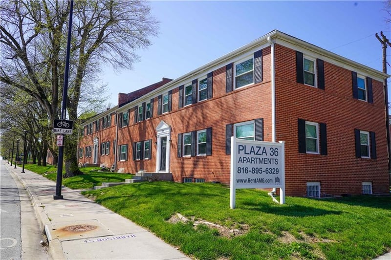 902 Emanuel Cleaver Ii Blvd, Kansas City, MO 64110