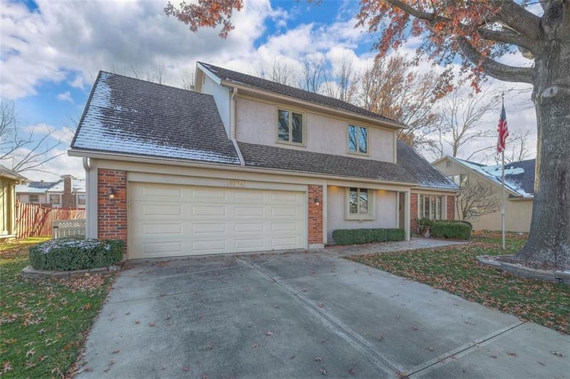 10764 Walmer St, Overland Park, KS 66211