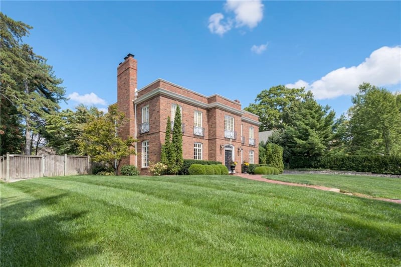 1030 W 65th St, Kansas City, MO 64113