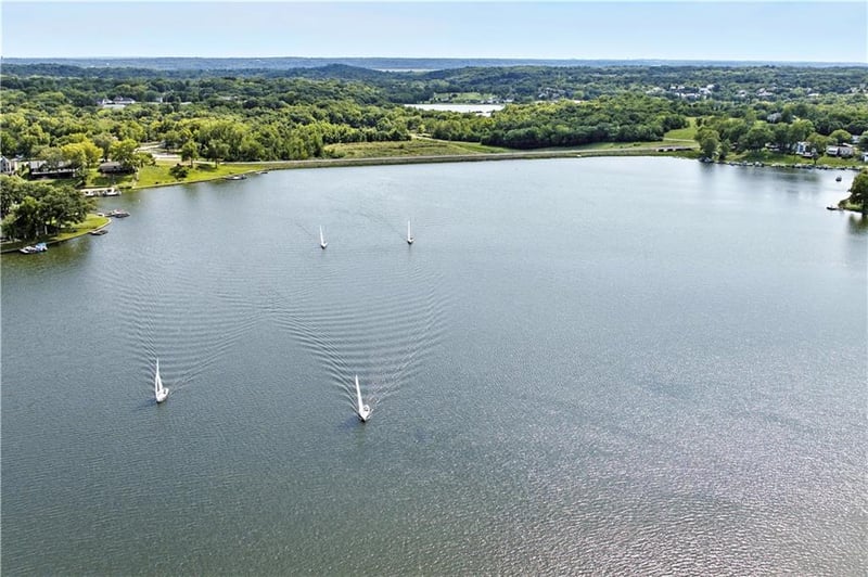 7818 NW Pleasant Ford Rd, Weatherby Lake, MO 64152