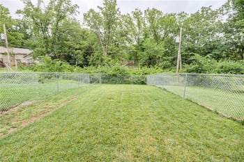 43294331 Spruce Ave, Kansas City, MO 64130