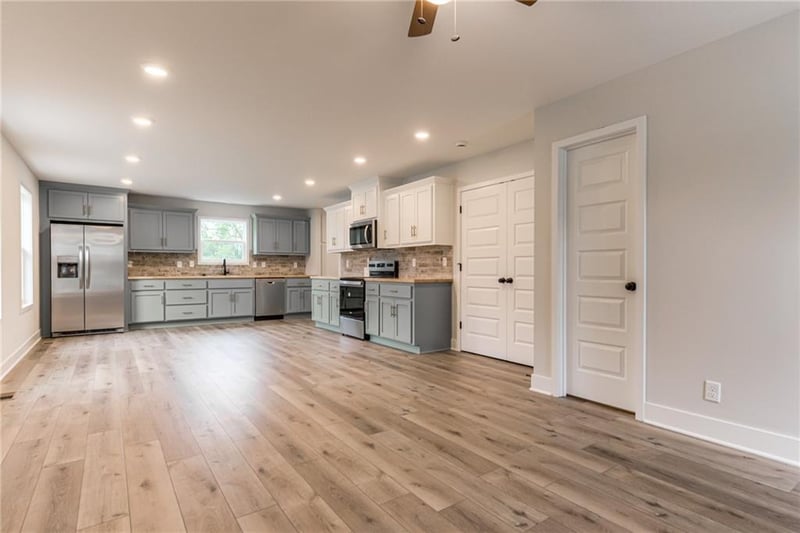 43294331 Spruce Ave, Kansas City, MO 64130