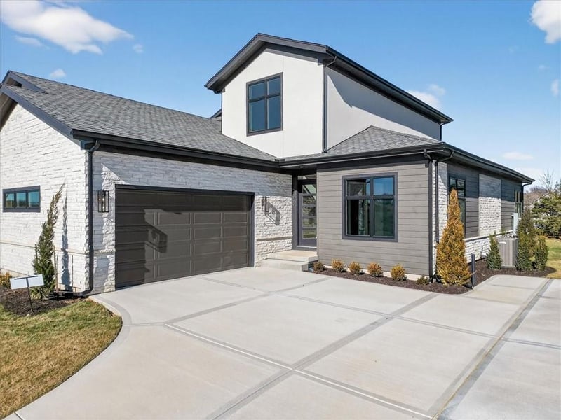 2856 133rd Ter, Leawood, KS 66209