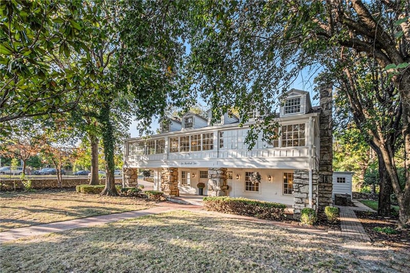 610 E 47th St, Kansas City, MO 64110